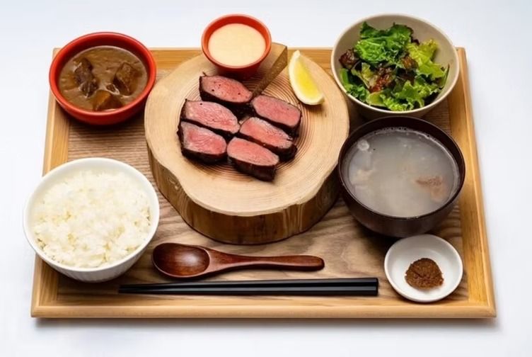 Best Akihabara Restaurants: 6 Meals from Fresh Fish to Fantasy