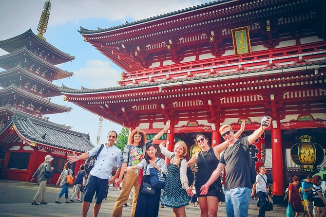 Travelers with their local guide at Senso-ji on the selected private Tokyo tour