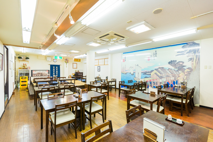 Ittetsu Soba interior with a mural recalling the old Shinagawa post town