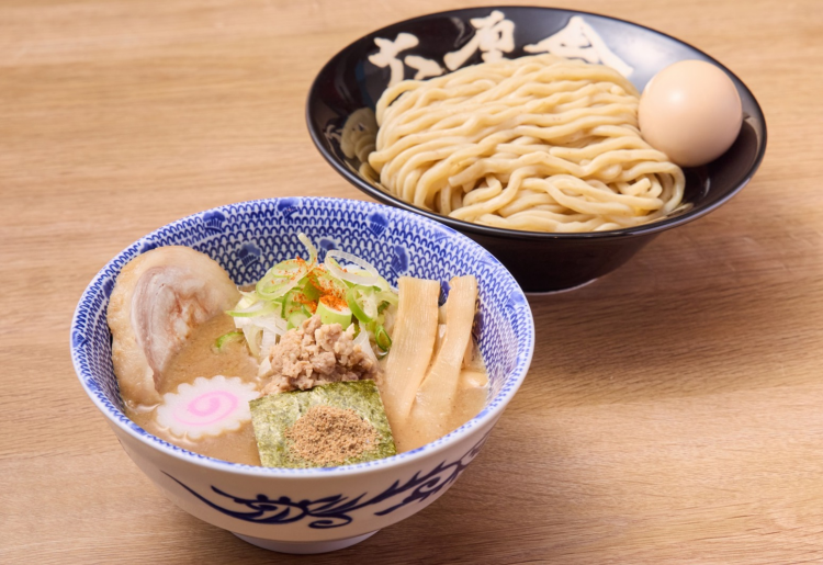 Rokurinsha tsukemen with thick noodles and concentrated dipping broth