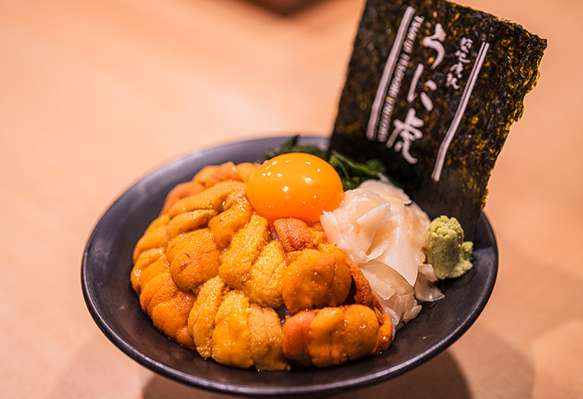 Official Uni-Tora Miyabi bowl for comparing five selected sea urchins
